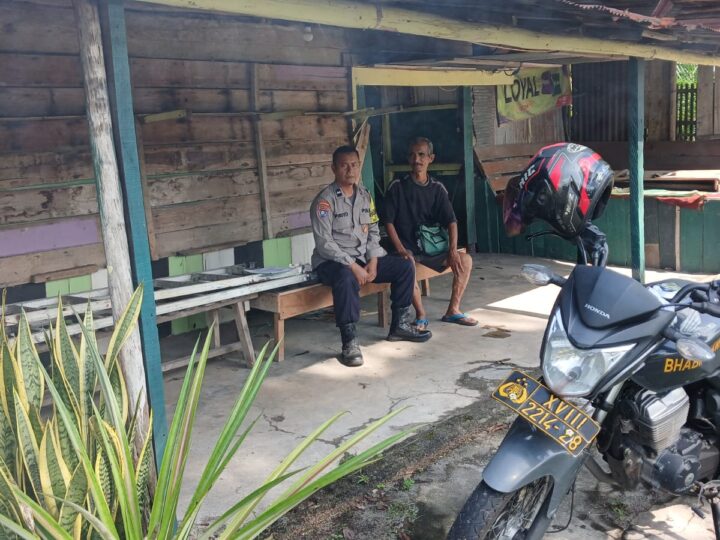 Perkuat Kemitraan dengan Warga Marang, Bhabinkamtibmas Polsek Bukit Batu Gelar Patroli Dialogis