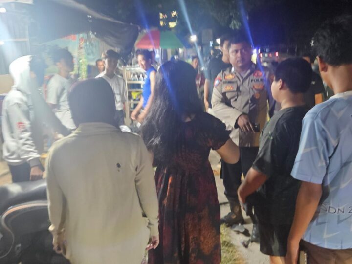 Sambil Berdialog dengan Pengunjung, Polsek Bukit Batu Jelaskan Layanan Polri 110