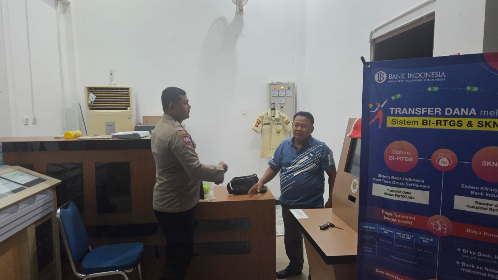 Bersinergi Jaga Keamanan, Patroli Polsek Bukit Batu Rangkul Satpam Bank Kalteng