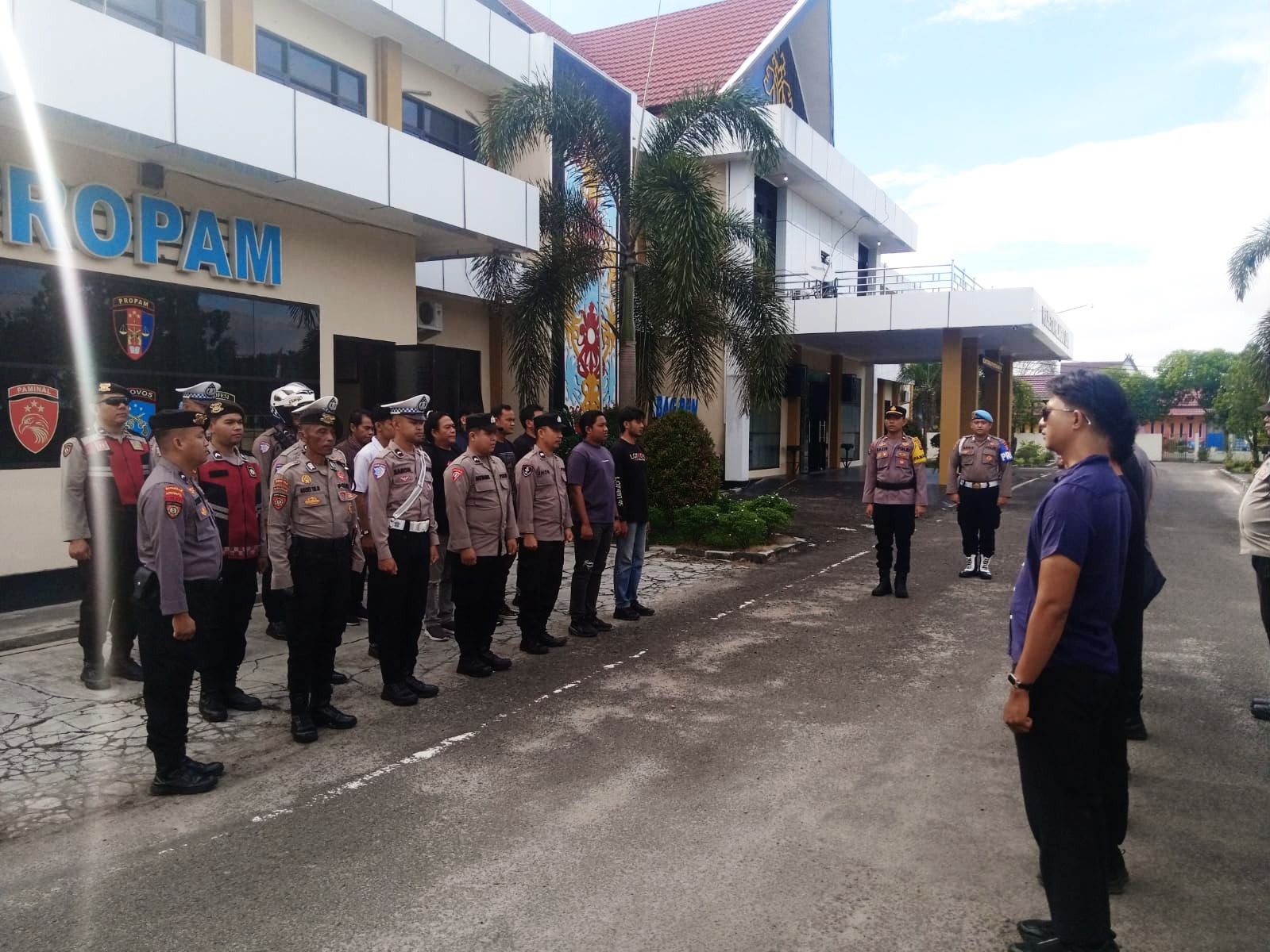 Siap Tingkatkan Pelayanan, Pamapta II SPKT Polresta Palangka Raya Pimpin Apel Serah Terima Tugas