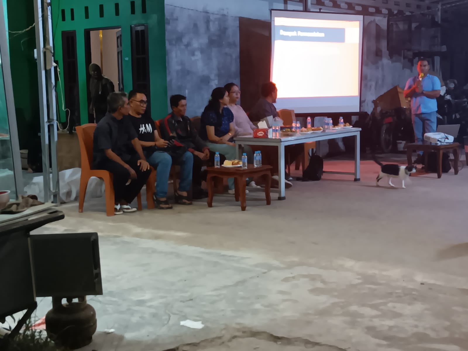 Bhabinkamtibmas Polsek Sabangau Hadiri Sosialisasi Kampung Keren dan Program Kereng Bangkirai Bersinar