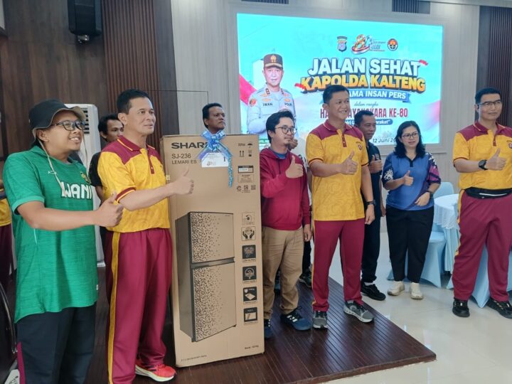 Sambut HUT Bhayangkara ke-80, Polda Kalteng Gandeng Insan Pers Perkuat Sinergi Lewat Jalan Sehat