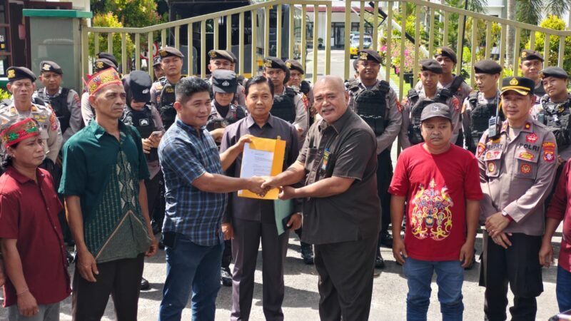 Polresta Palangka Raya Jaga Keamanan Aksi Damai Masyarakat Hukum Adat Kalimantan