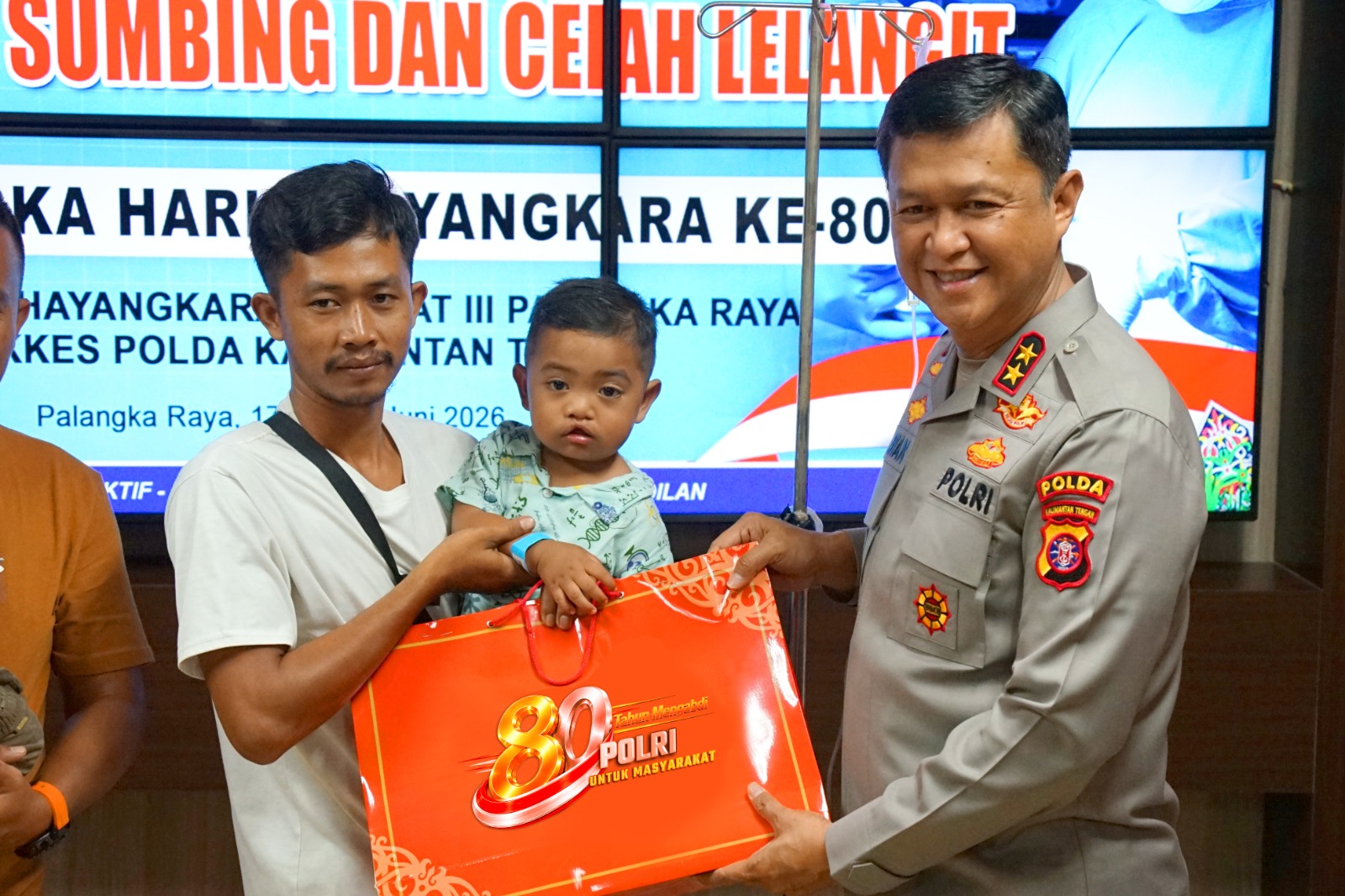 Gelar Bakti Kesehatan Polri, Polda Kalteng Berikan Harapan dan Senyuman Baru bagi Pasien Bibir Sumbing di Hari Bhayangkara ke-80