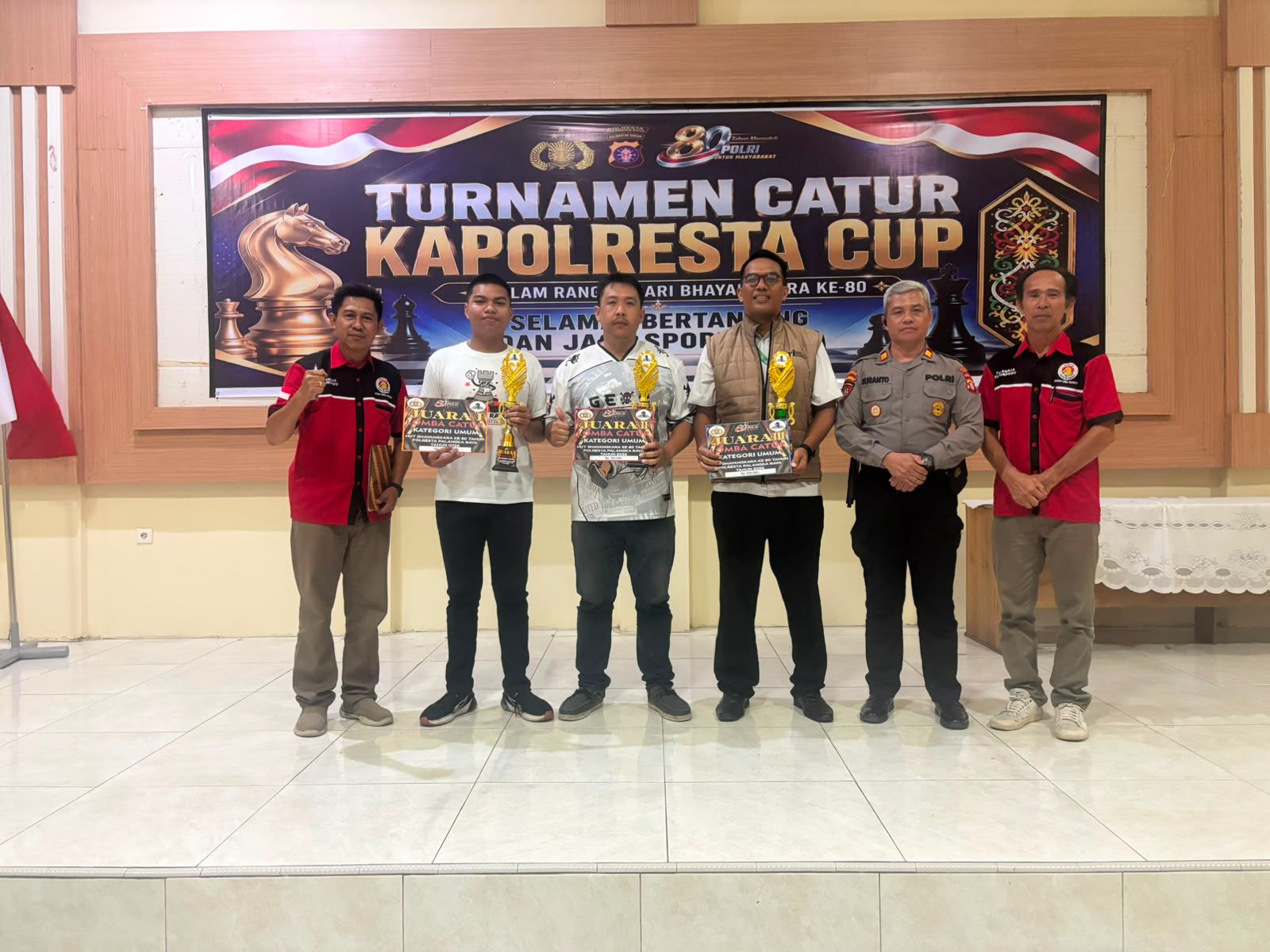 Gelorakan Hari Bhayangkara ke-80, Personel Polresta Palangka Raya Tunjukkan Prestasi pada Turnamen Catur Kapolresta Cup