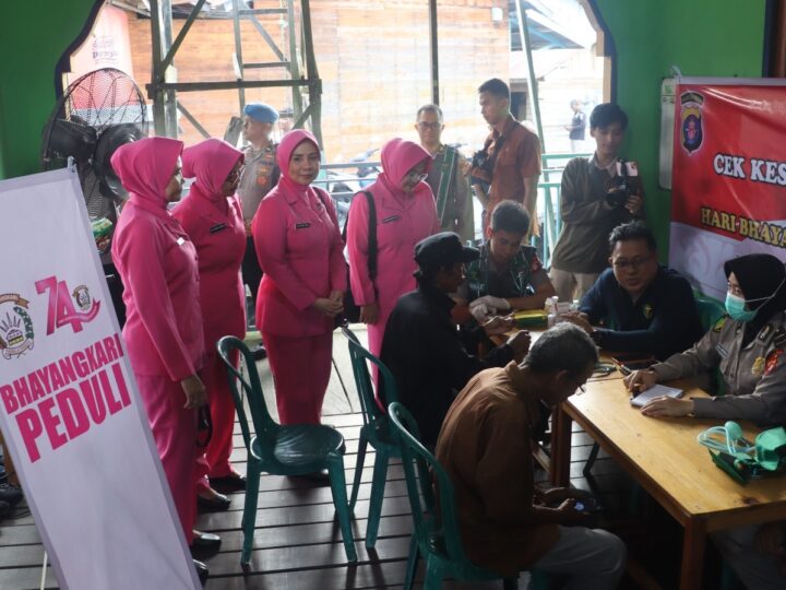 Petik Hikmah Hari Bhayangkara ke-80, Polresta Palangka Raya Dukung Bakti Kesehatan Polda Kalteng
