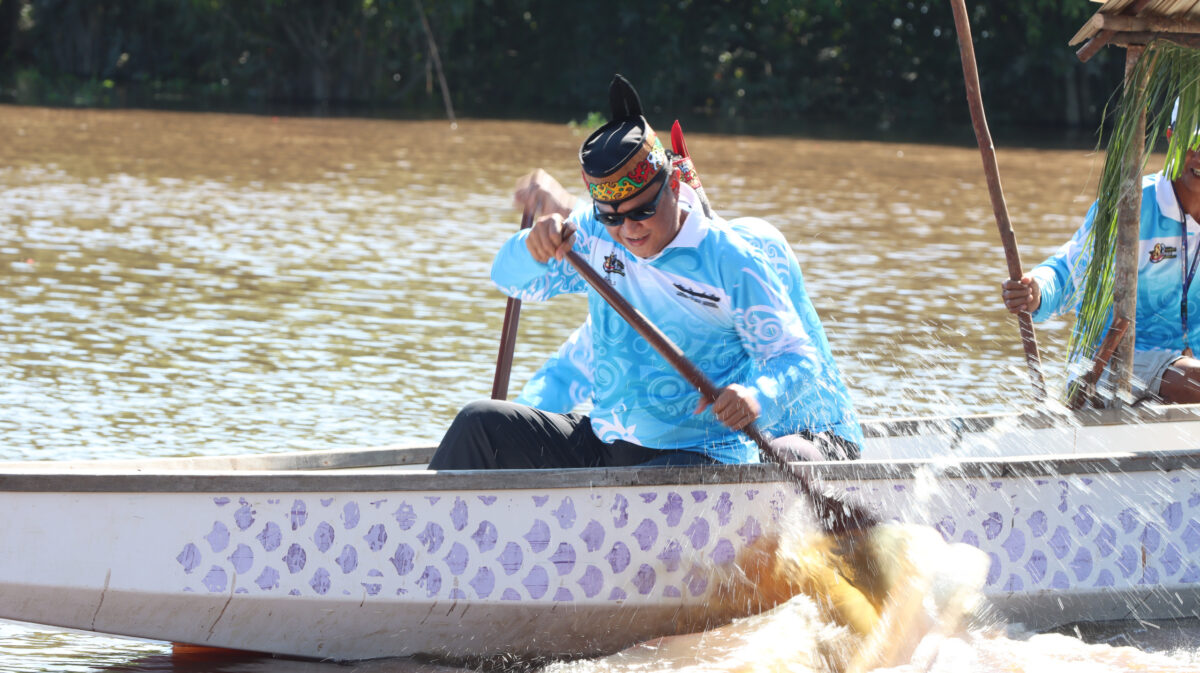 Lomba Besei Kambe Jadi Sarana Polda Kalteng Lestarikan Budaya Lokal Dimomen Hari Bhayangkara ke-80
