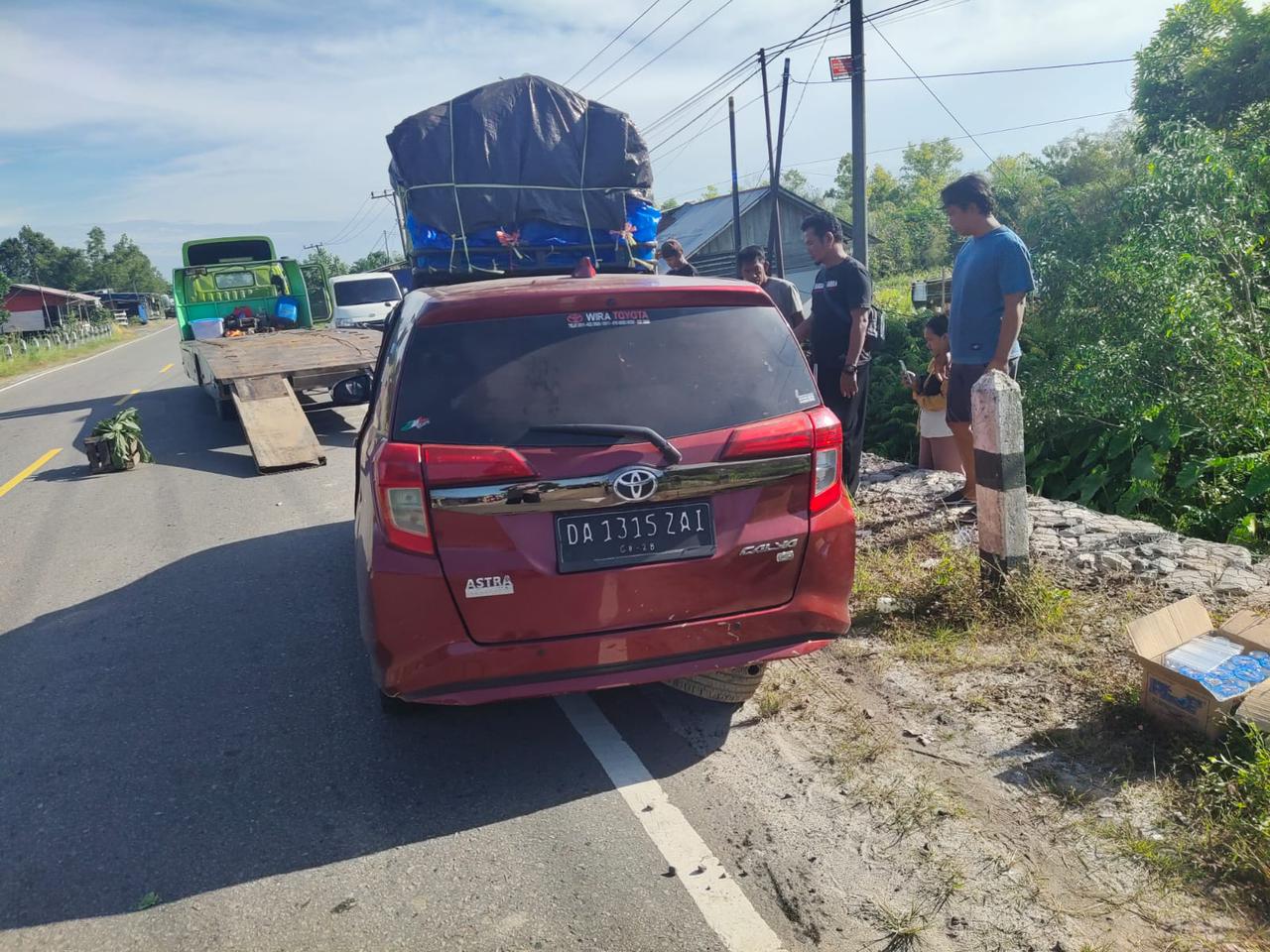 Datangi TKP Laka Lantas, Personel Polsek Sabangau Lakukan Penanganan Awal