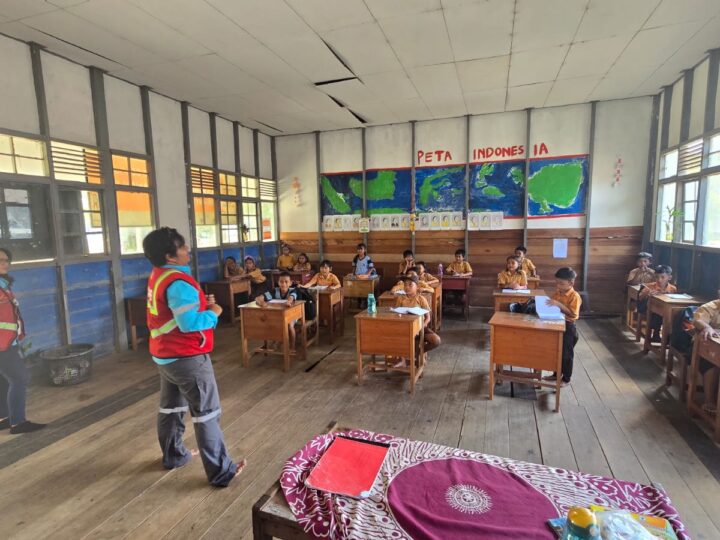 Dukung Kualitas Pendidikan, PT ABB Gelar Program Asmin Goes to School di Desa Barunang