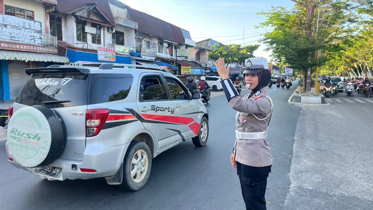 Cegah Kemacetan saat Pagi Hari, Satlantas Polresta Palangka Raya Atur Arus Lalin di Zona Padat Pengendara