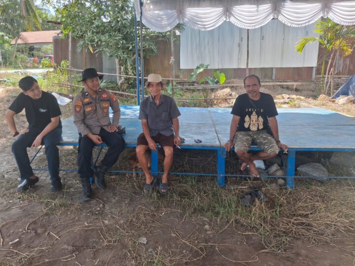 Sambangi Warga Kelurahan Pager, Bhabinkamtibmas Pererat Kemitraan dan Sampaikan Pesan Kamtibmas