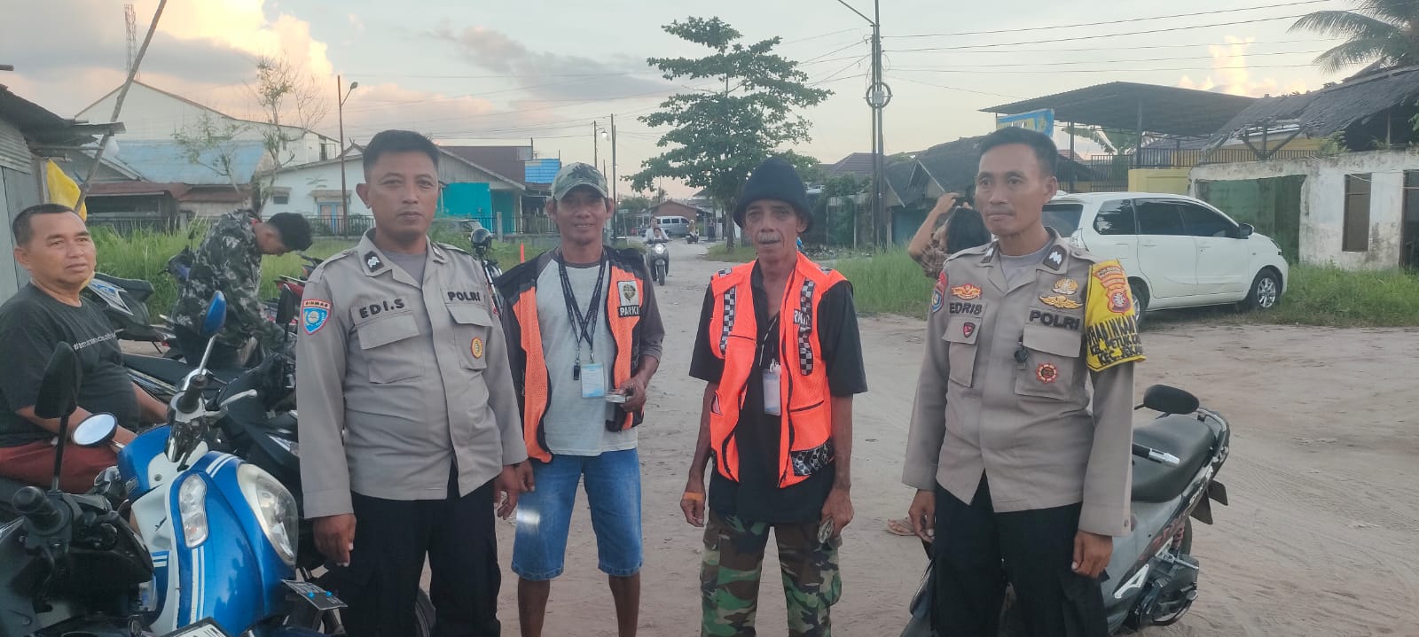 Patroli di Area Pasar, Polsek Pahandut Imbau Masyarakat Waspada Kriminalitas dan Premanisme