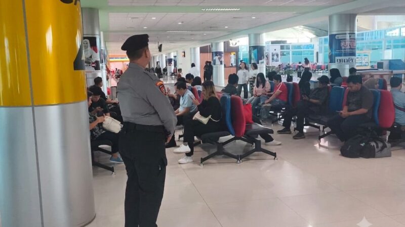 Ke Bandara Tjilik Riwut, Personel Satpamobvit Polresta Palangka Raya terus Gelar Pengamanan