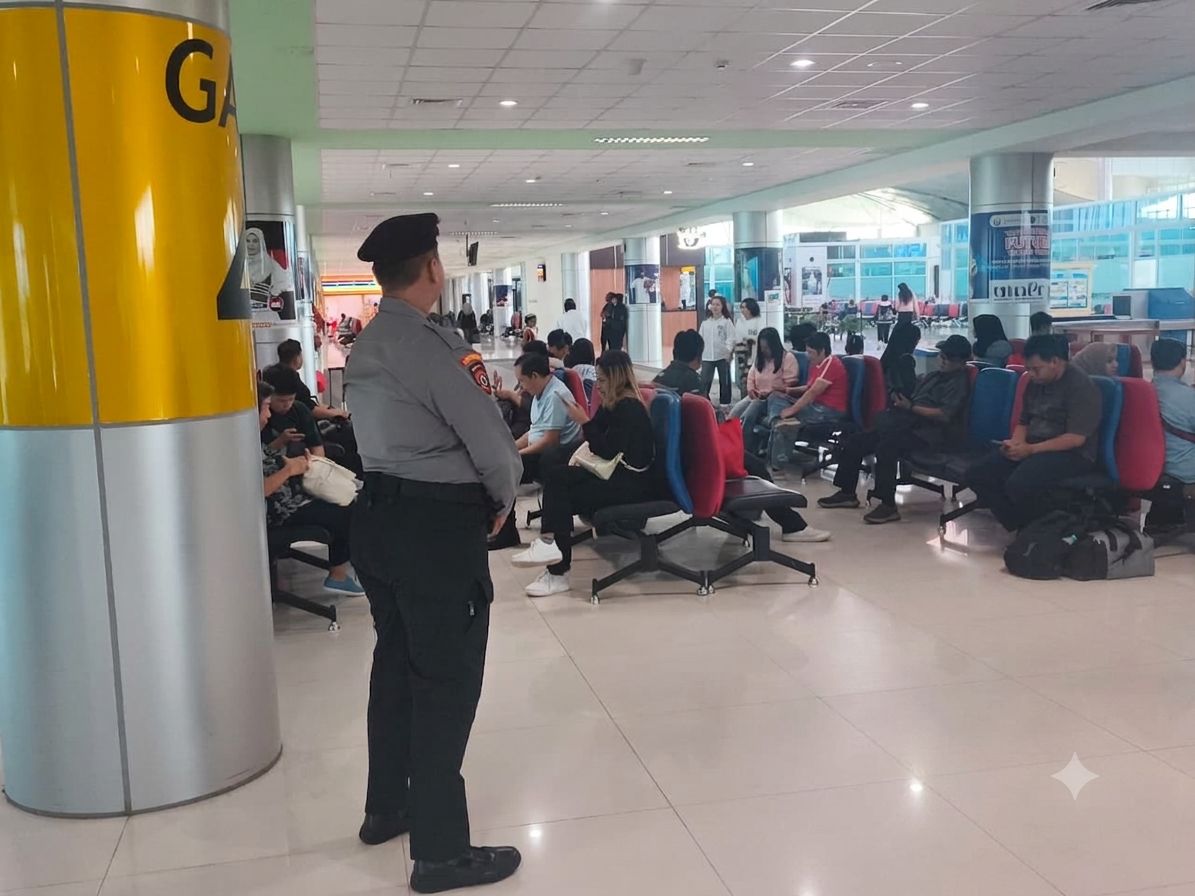 Ke Bandara Tjilik Riwut, Personel Satpamobvit Polresta Palangka Raya terus Gelar Pengamanan