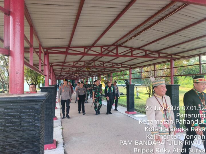 Amankan Keberangkatan VVIP, Satpamobvit Polresta Palangka Raya Siaga di Bandara Tjilik Riwut
