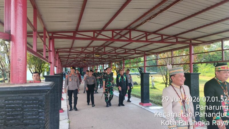 Amankan Keberangkatan VVIP, Satpamobvit Polresta Palangka Raya Siaga di Bandara Tjilik Riwut