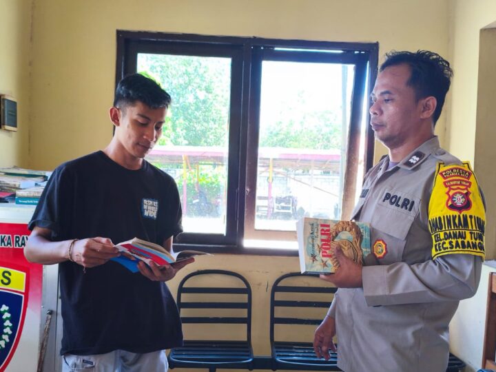 Demi Tingkatkan Minat Baca Warga, Bhabinkamtibmas Polsek Sabangau Hadirkan Bajaka Presisi