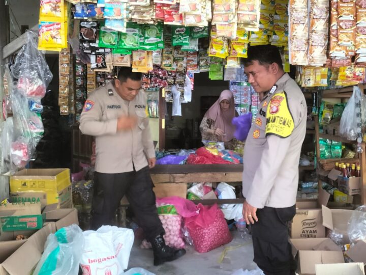 Ciptakan Keamanan di Pasar Rakyat Tangkiling, Patroli Harkamtibmas Polsek Bukit Batu Digelar