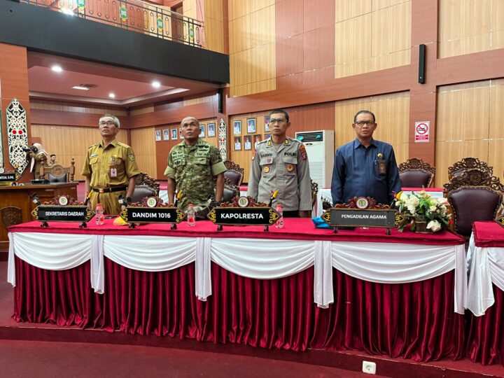 Hadiri Rapat Paripurna DPRD Kota, Polresta Palangka Raya Dukung Sinergi Pemerintahan Daerah