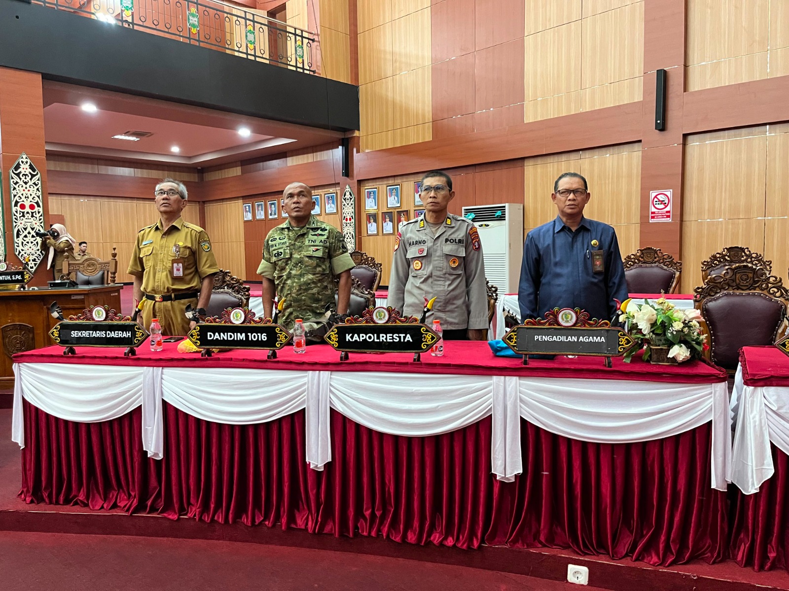 Hadiri Rapat Paripurna DPRD Kota, Polresta Palangka Raya Dukung Sinergi Pemerintahan Daerah