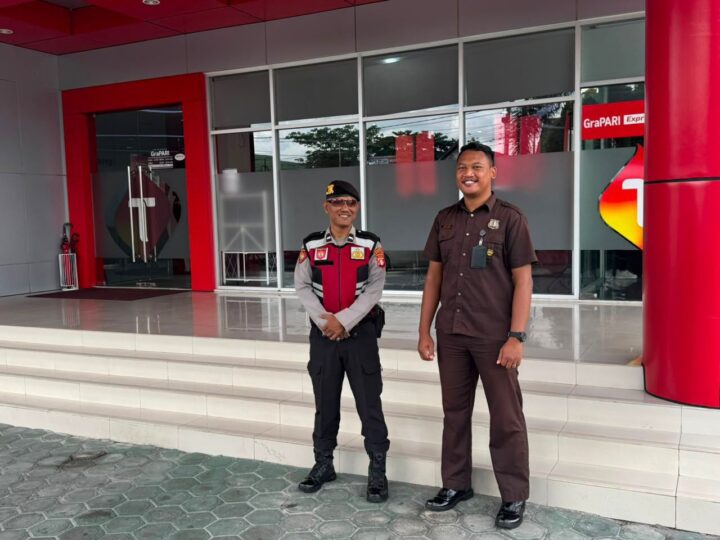 Patroli Satsamapta Polresta Palangka Raya Sambangi Grapari Telkomsel dan Kantor PLN UP3