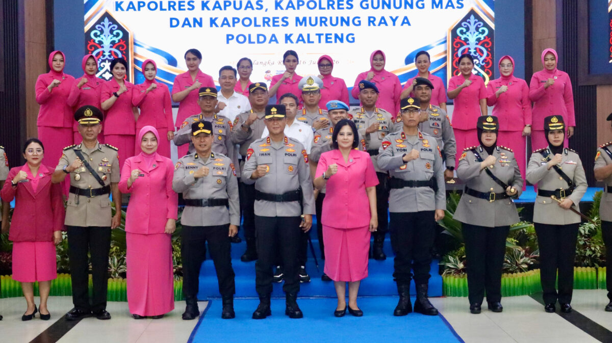 Sertijab Dipimpin Kapolda Kalteng, Karorena, Karo Logistik, dan Kabidkum serta 3 Kapolres Resmi Berganti