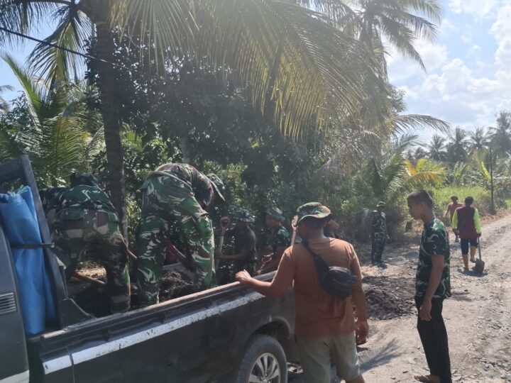 Satgas TMMD dan Warga Berjibaku, Jalan Desa Tamban Bangun Terus Berbenah