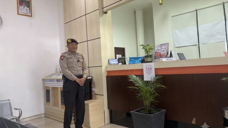 Pastikan Transaksi Aman, Satpamobvit Polresta Palangka Raya Siaga di Perbankan Jelang Akhir Pekan