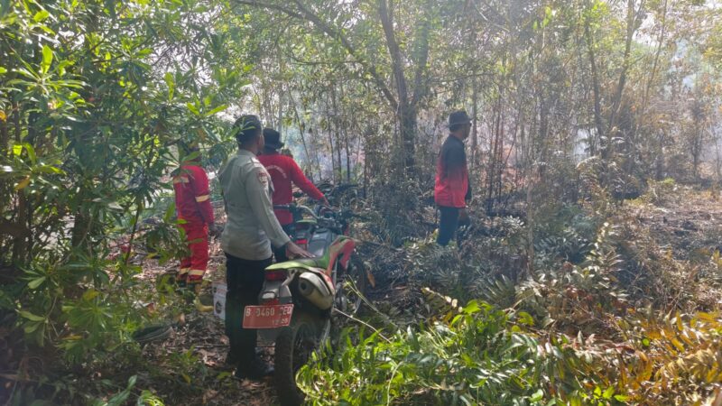 Cek Hotspot di Kalampangan, Polsek Sabangau Bersama Tim Gabungan Padamkan Karhutla