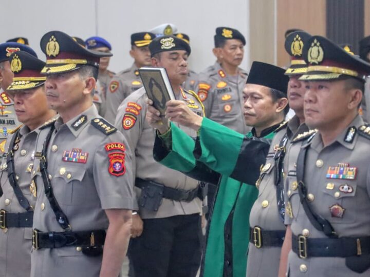 Kapolresta Palangka Raya Hadiri Sertijab Irwasda, Karo SDM serta Kapolres Kobar dan Lamandau