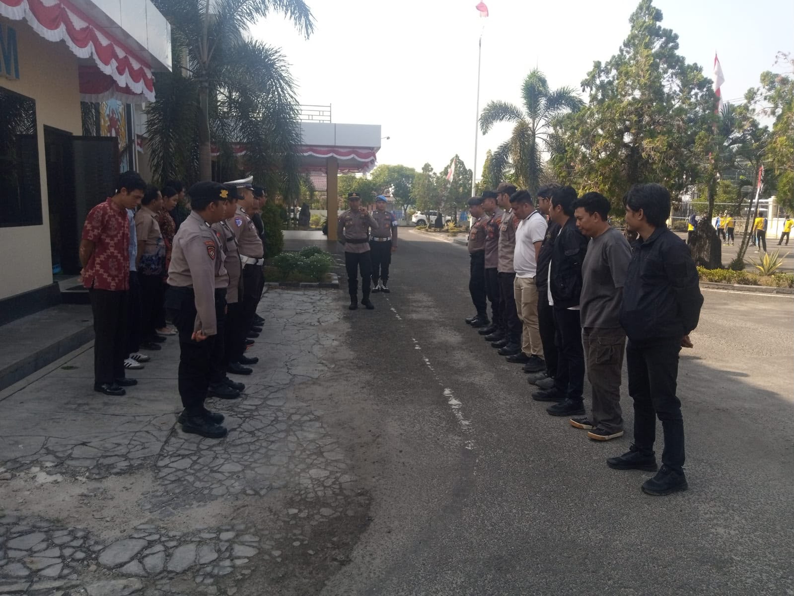 Pastikan Kesiapsiagaan Personel, Pamapta II SPKT Polresta Palangka Raya Pimpin Serah Terima Piket