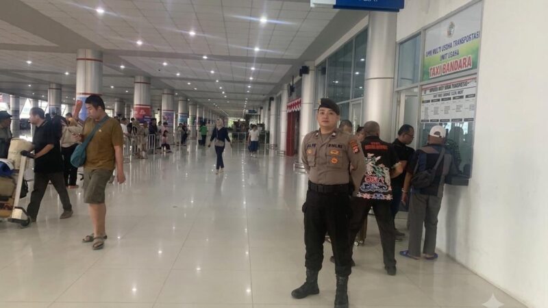 Jamin Kondusivitas Akhir Pekan, Satpamobvit Polresta Palangka Raya Amankan Bandara Tjilik Riwut