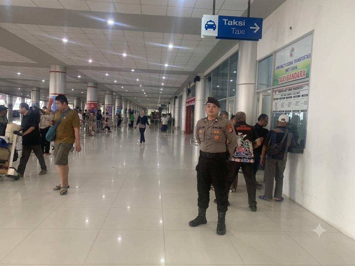 Jamin Kondusivitas Akhir Pekan, Satpamobvit Polresta Palangka Raya Amankan Bandara Tjilik Riwut