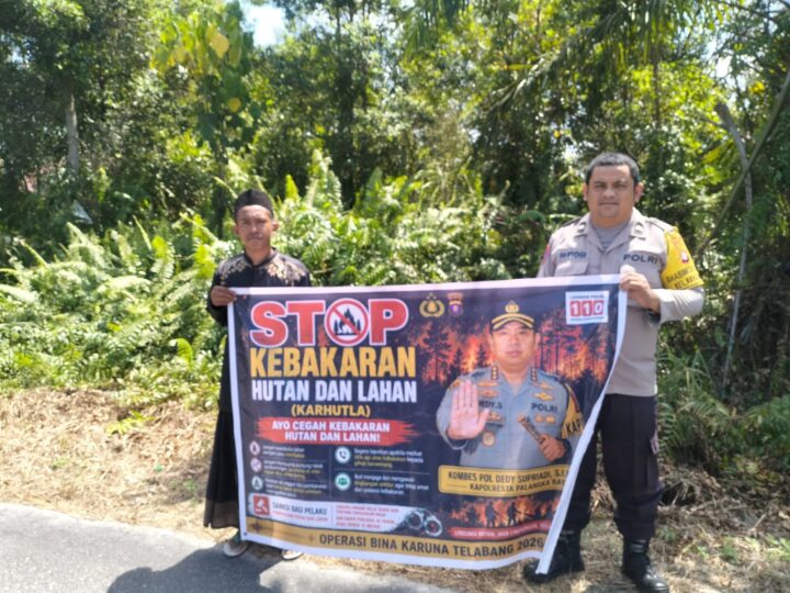 Sambang Dialogis, Polsek Bukit Batu Ajak Warga Cegah Karhutla Sejak Dini