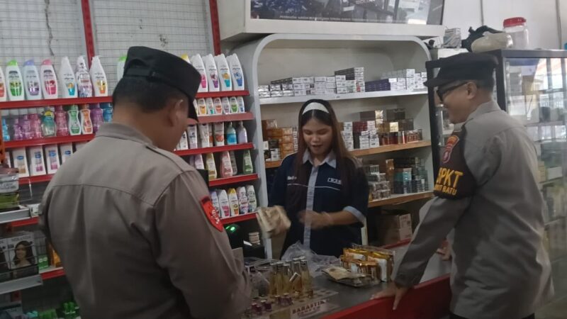 Patroli ke Toko Sembako, Personel Polsek Bukit Batu Sharing Kamtibmas