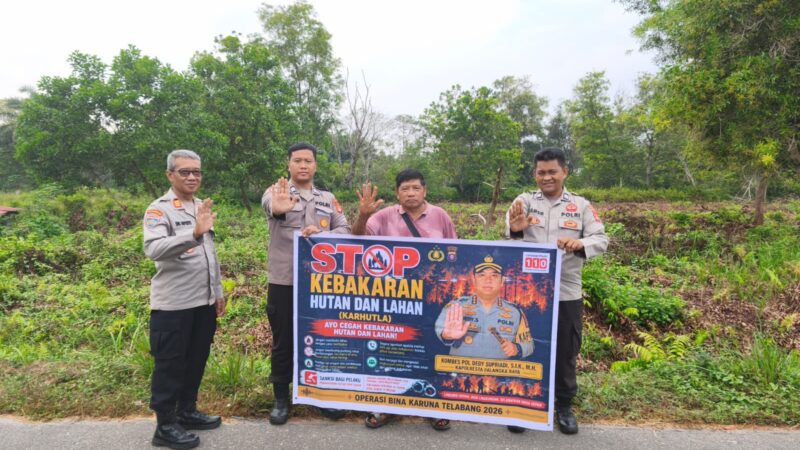 Bentangkan Spanduk Stop Karhutla, Operasi Bina Karuna Telabang 2026 Bentuk Komitmen Warga