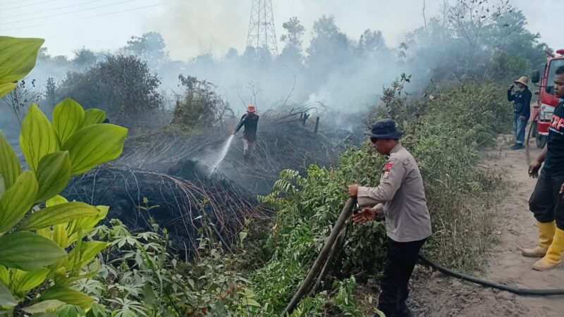Satgas Aman Nusa Terus Lakukan Pembasahan Lahan Cegah Meluasnya Karhutla