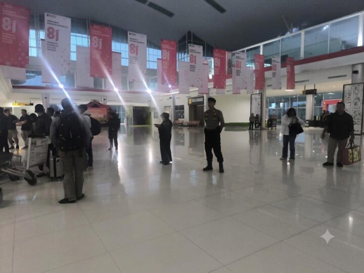 Dukung Keamanan, Satpamobvit Polresta Palangka Raya  Amankan Bandara Tjilik Riwut