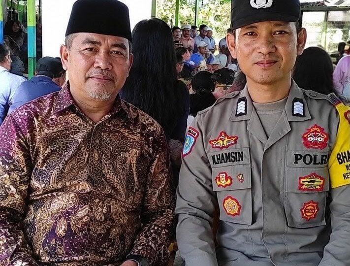 Stop Karhutla, Bhabinkamtibmas Pahandut Sosialisasikan Bahaya Karhutla ke Warga