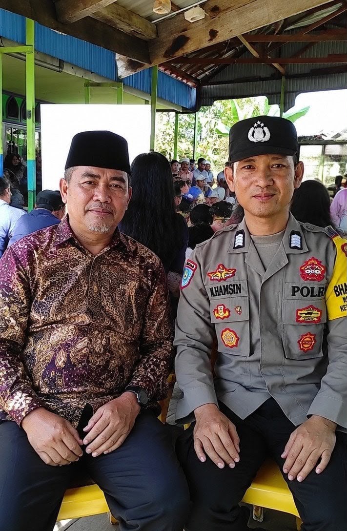Stop Karhutla, Bhabinkamtibmas Pahandut Sosialisasikan Bahaya Karhutla ke Warga