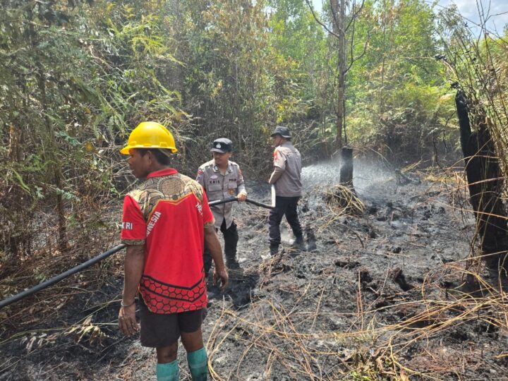 Temukan Titik Hotspot, Polsek Rakumpit Bergerak Cepat Lakukan Pemadaman