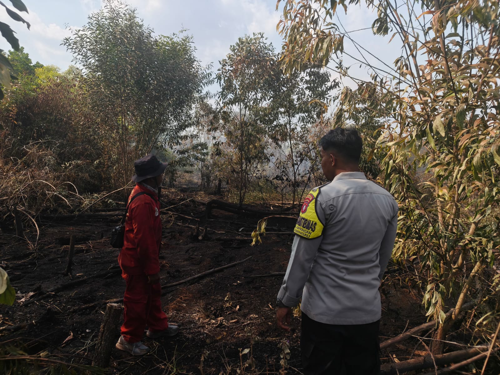 Respon Cepat Tanggapi Karhutla, Polsek Sabangau Cek Hot Spot di Kawasan Jalan Kahuripan