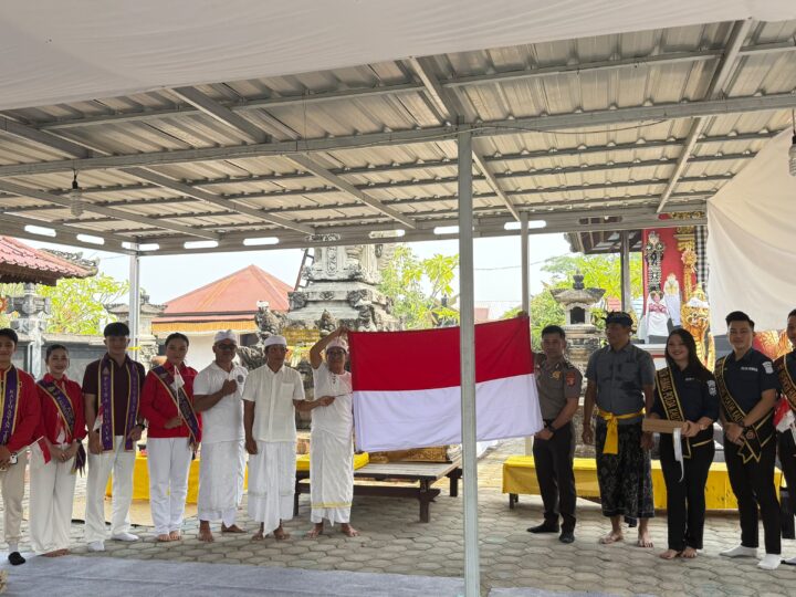 Sambut HUT ke-81  RI, Personel dan Duta Humas Polda Kalteng Anjangsana ke Rumah Ibadah dan Panti Asuhan