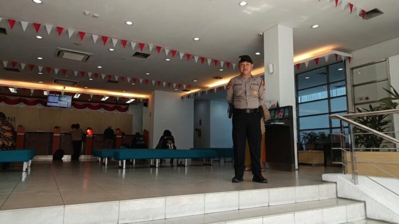 Di Kantor Perbankan, Satpamobvit Polresta Palangka Raya Intensifkan Pengamanan