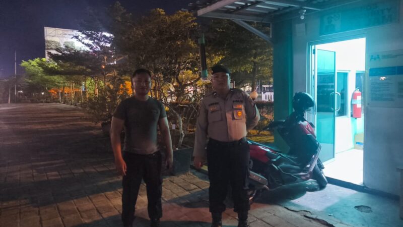 Di Taman Pasuk Kameloh, Anggota Satsamapta Polresta Palangka Raya Berikan Imbauan Kamtibmas