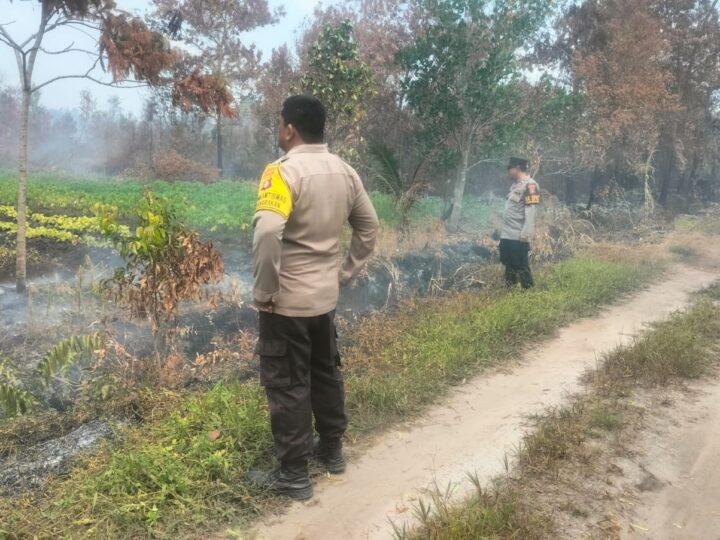 Cek Titik Hotspot, Polsek Bukit Batu Lakukan Pemadaman di Habaring Hurung