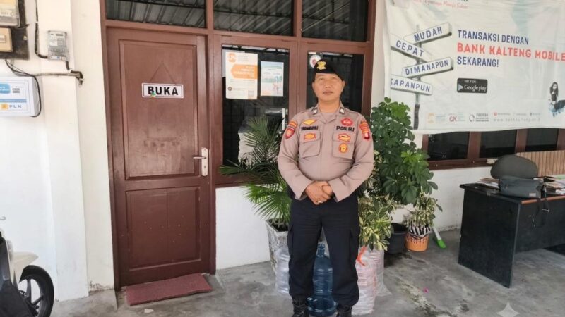 Perkuat Rasa Aman Nasabah, Anggota Satpamobvit Polresta Palangka Raya Disiagakan di Perbankan