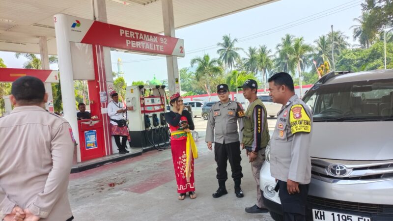 Jaga Keamanan Pengisian BBM, Piket SPKT Polsek Bukit Batu Sambangi SPBU Tangkiling