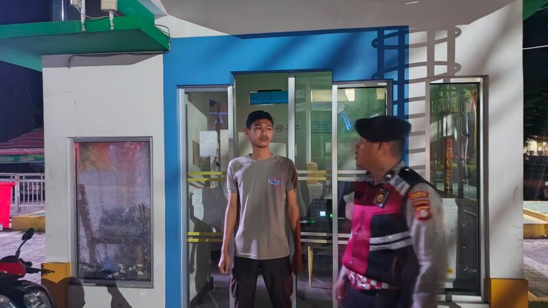 Di Taman Pasuk Kameloh, Personel Samapta Polresta Palangka Raya Berikan Imbauan Kamtibmas