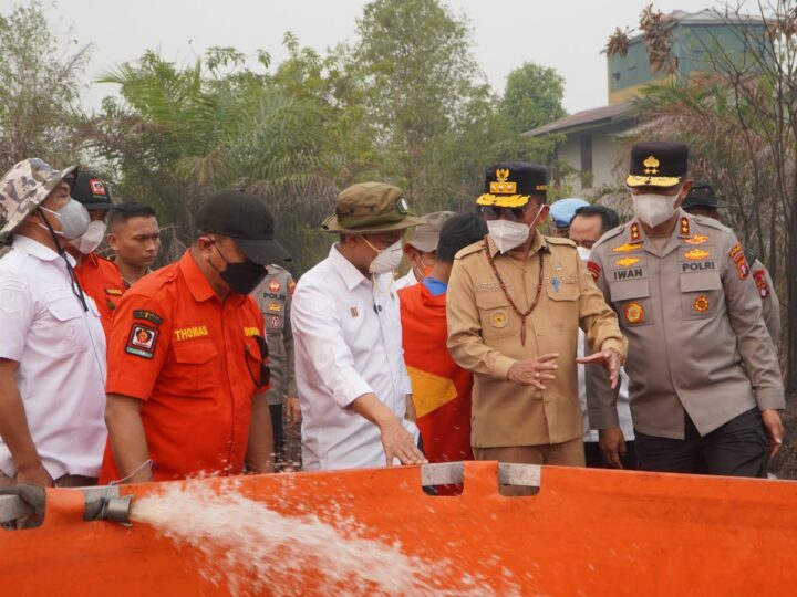 Kapolda Kalteng Dampingi Menteri Kehutanan Tinjau Karhutla di Palangka Raya dan Tumbang Nusa